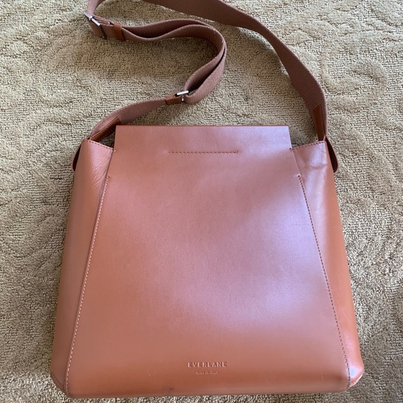 Everlane Handbags - Everlane leather purse